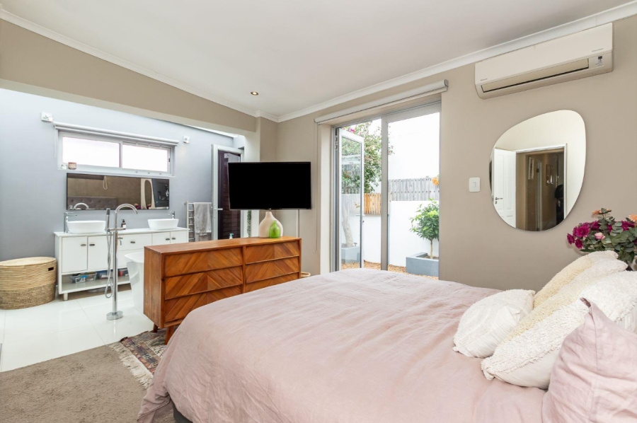 To Let 2 Bedroom Property for Rent in Sea Point Western Cape